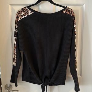 Venus Black sweater w/animal print